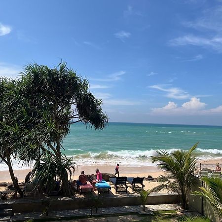 Blue Wave Beach Villa By Aaryan Group Ambalangoda  Zewnętrze zdjęcie