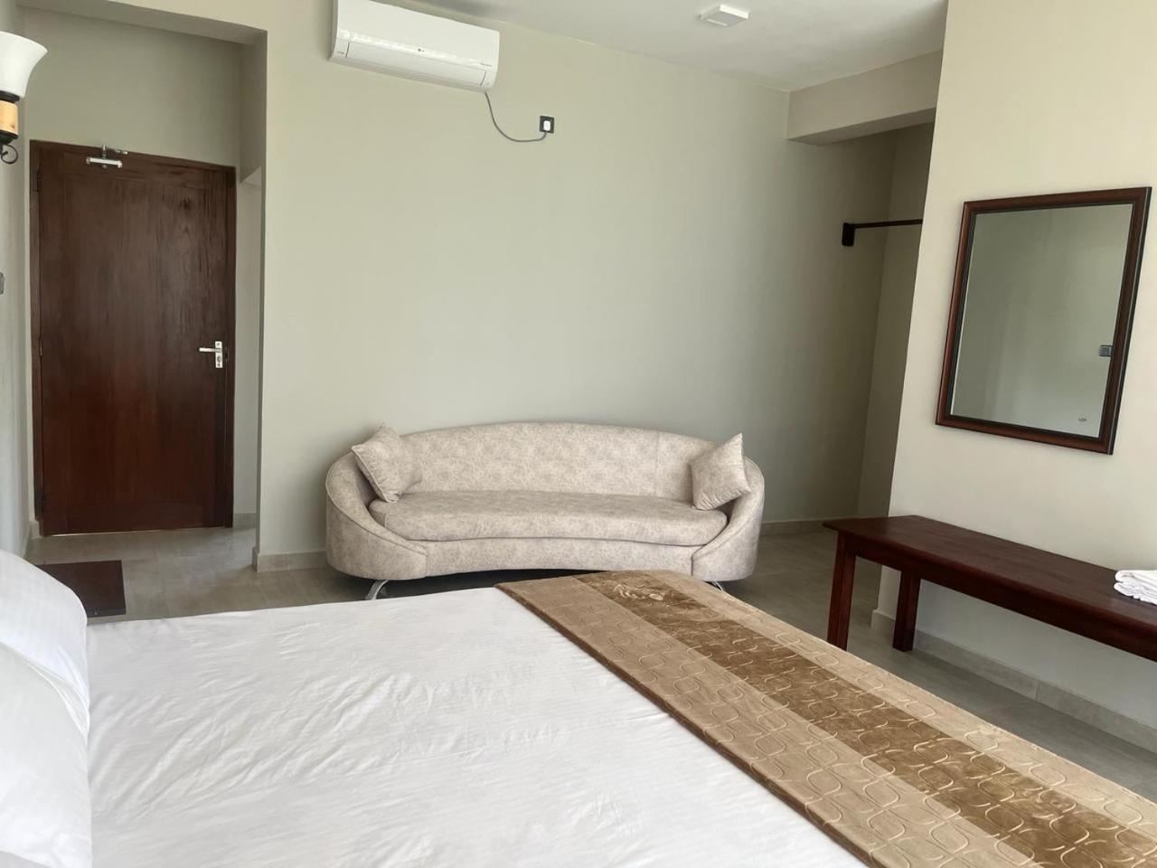 Blue Wave Beach Villa By Aaryan Group Ambalangoda  Zewnętrze zdjęcie