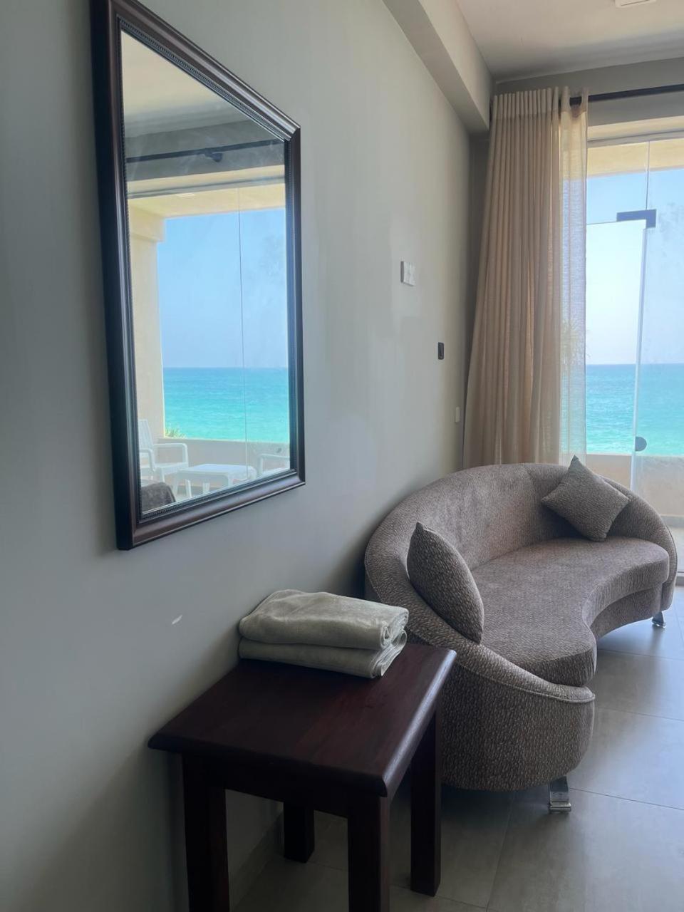 Blue Wave Beach Villa By Aaryan Group Ambalangoda  Zewnętrze zdjęcie