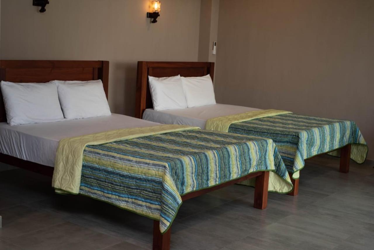Blue Wave Beach Villa By Aaryan Group Ambalangoda  Zewnętrze zdjęcie