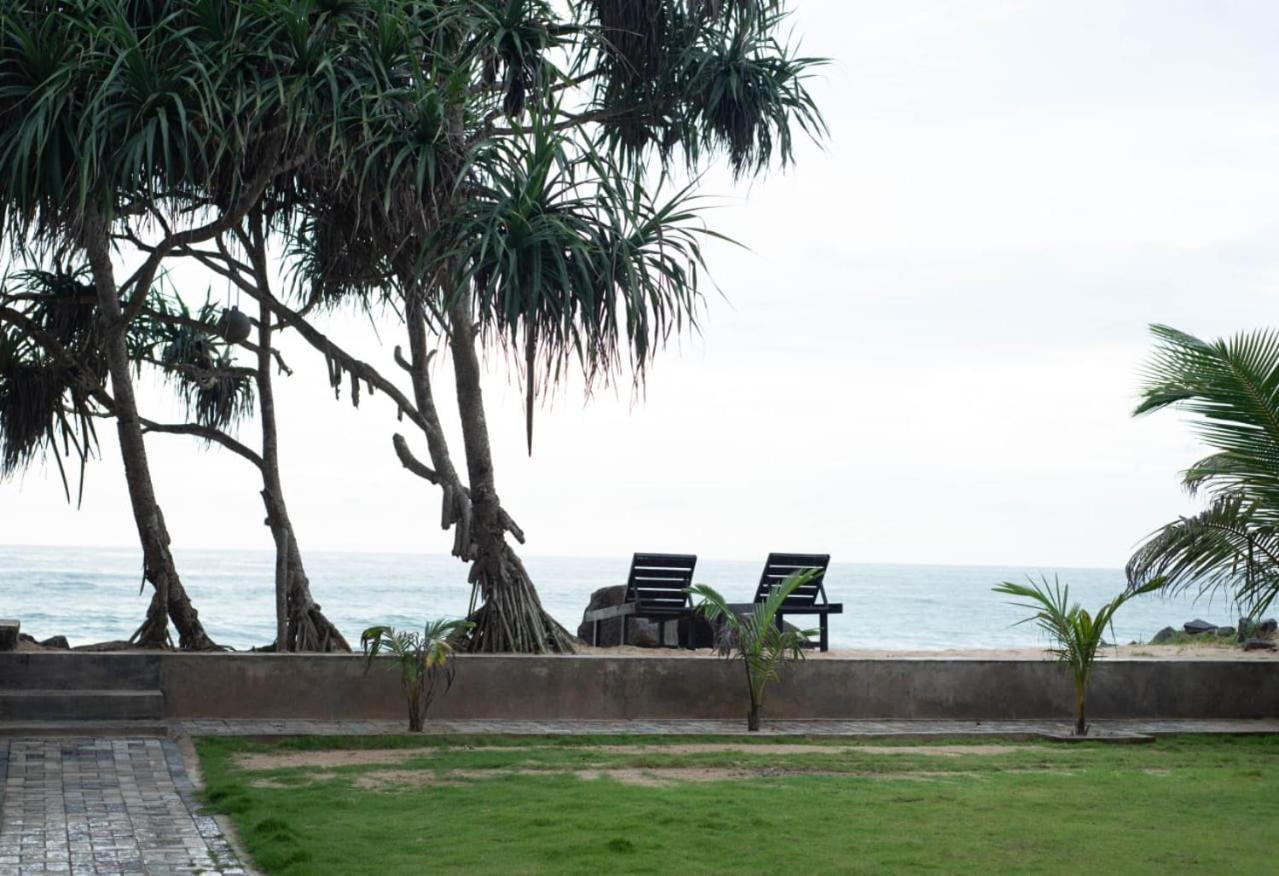 Blue Wave Beach Villa By Aaryan Group Ambalangoda  Zewnętrze zdjęcie