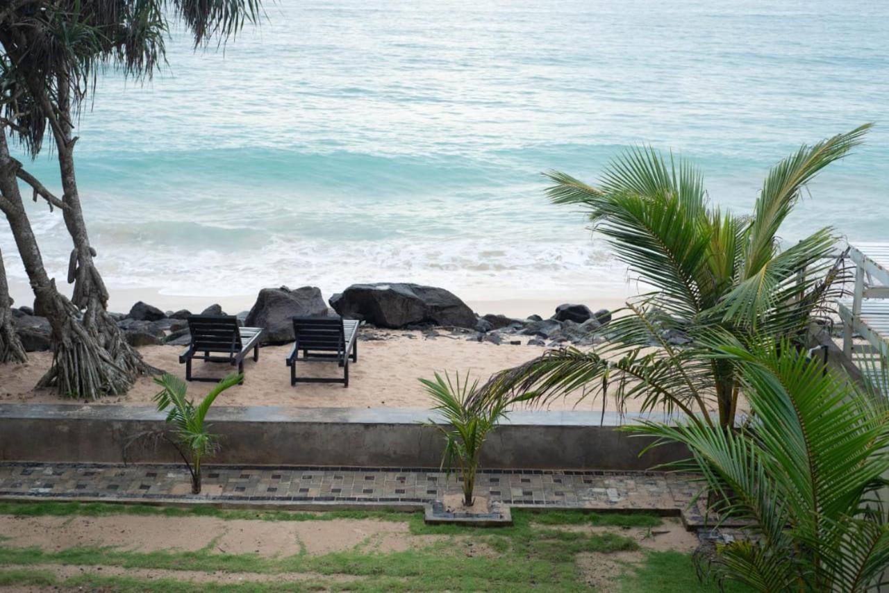 Blue Wave Beach Villa By Aaryan Group Ambalangoda  Zewnętrze zdjęcie