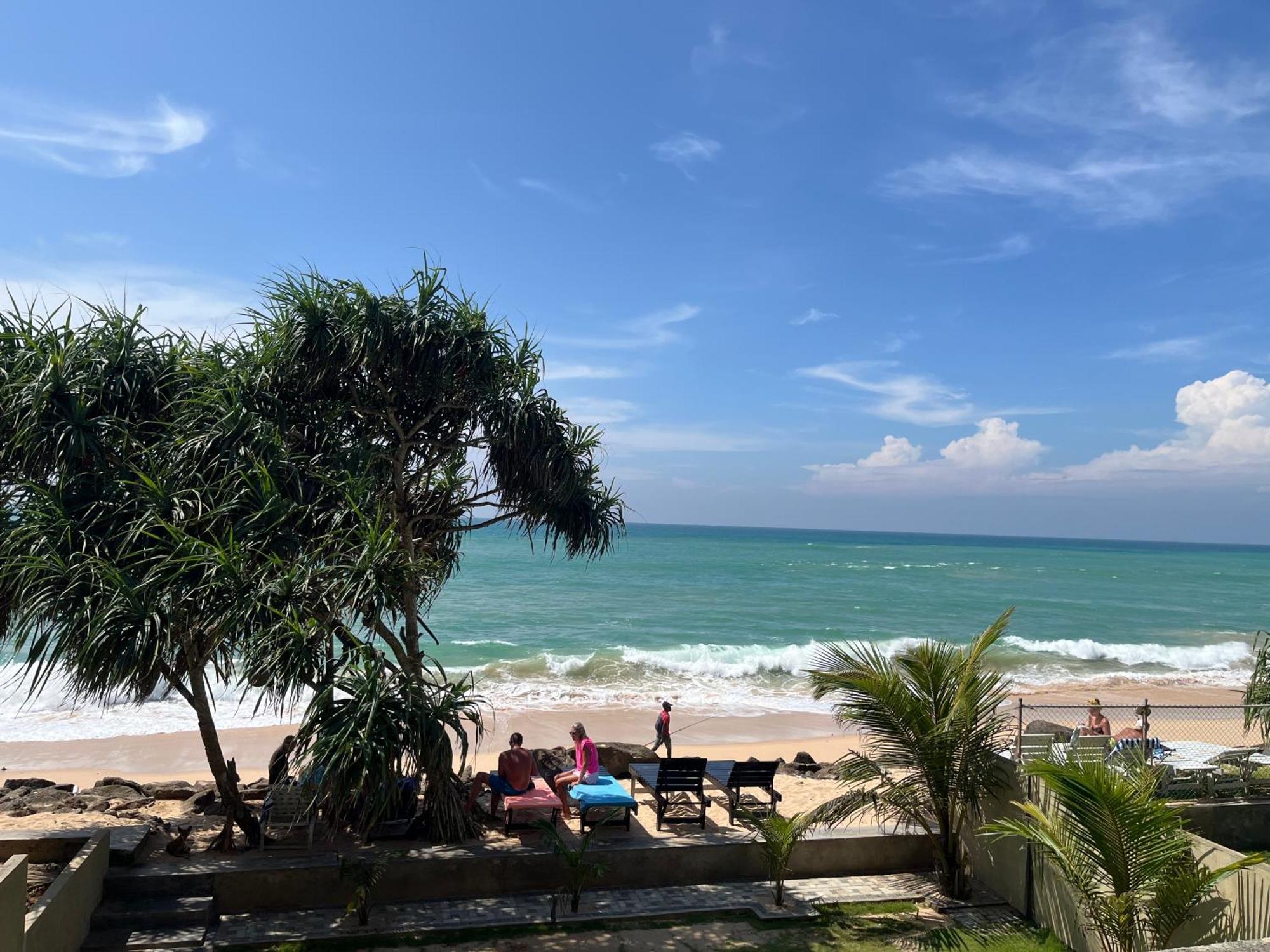 Blue Wave Beach Villa By Aaryan Group Ambalangoda  Zewnętrze zdjęcie