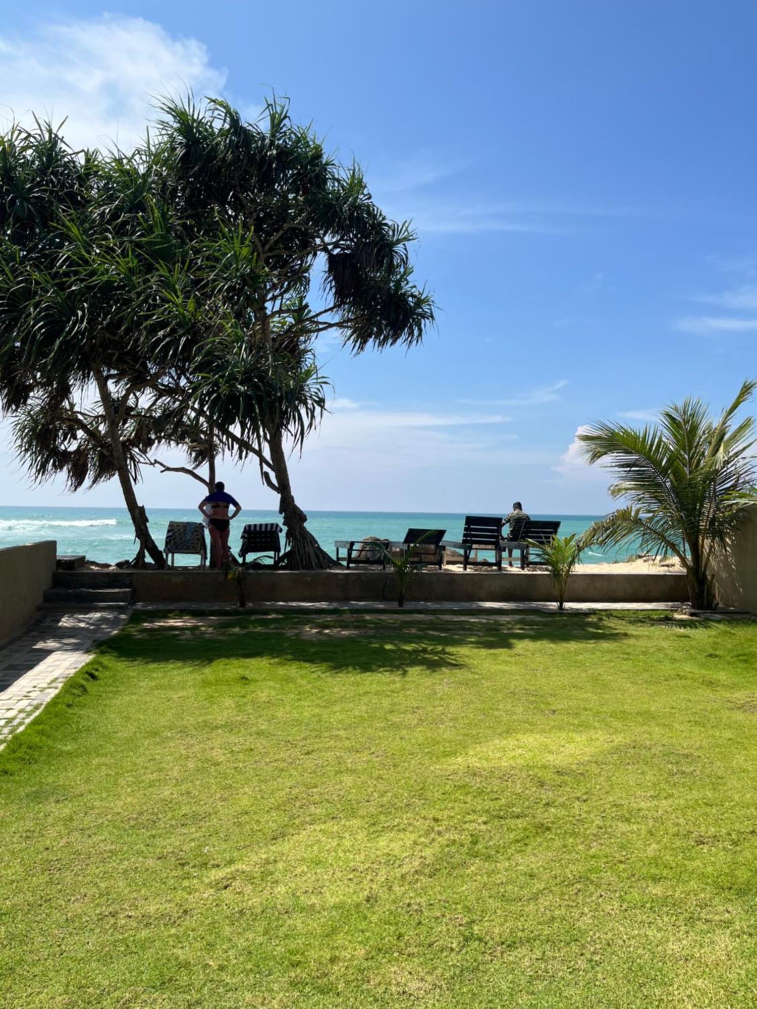 Blue Wave Beach Villa By Aaryan Group Ambalangoda  Zewnętrze zdjęcie
